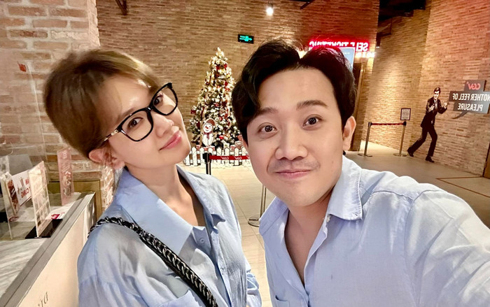 Trấn Thành khoe 'ảnh ghép' chụp chung Hari Won nhưng anti-fan vẫn tìm ra vấn đề của bức ảnh Ảnh 2