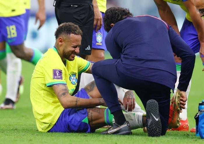 Cận cảnh chấn thương nặng khiến Neymar bật khóc trong ngày Brazil thắng Serbia Ảnh 5