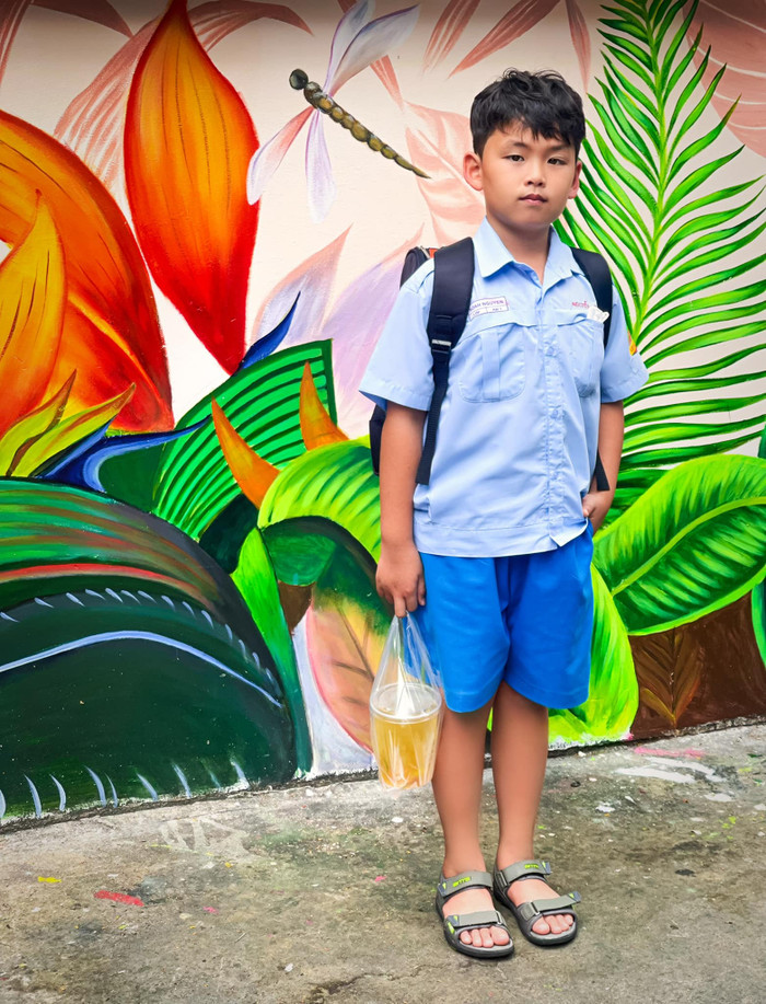 Nhóc tì nhà Diễm Hương sở hữu diện mạo khôi ngô, điển trai. Cậu bé hứa hẹn sẽ là soái ca trong tương lai.