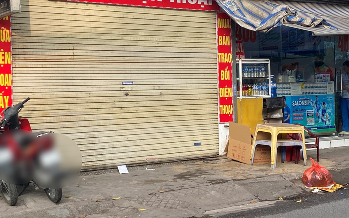 Vụ người phụ nữ bị đâm gục giữa phố Hà Nội: 'Lúc đó quá kinh hoàng, chị ấy hàng ngày bán nước và bánh mỳ' Ảnh 2