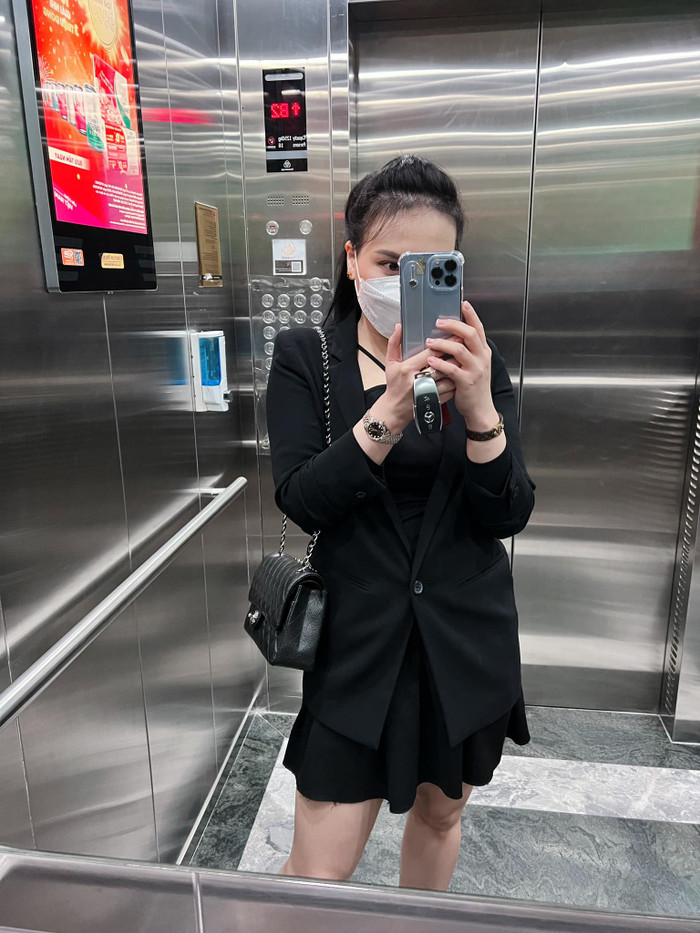 Trong một thời gian ngắn cô liên tục 'check-in' ở nhiều nơi khiến dân tình không khỏi 'chóng mặt'