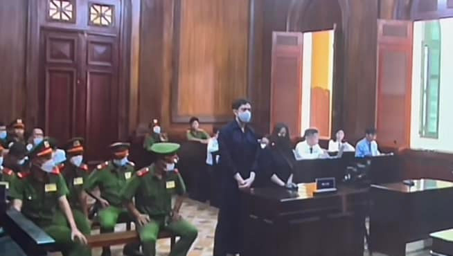 Thái và Trang trong phòng xét xử hôm nay (25/11)