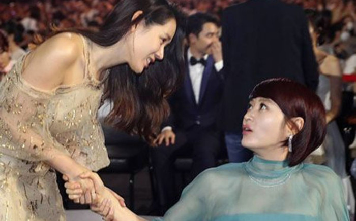 Son Ye Jin có nhân cách tốt đến nhường nào mà được cả 'Chị đại' Kim Hye Soo ưu ái? Ảnh 2