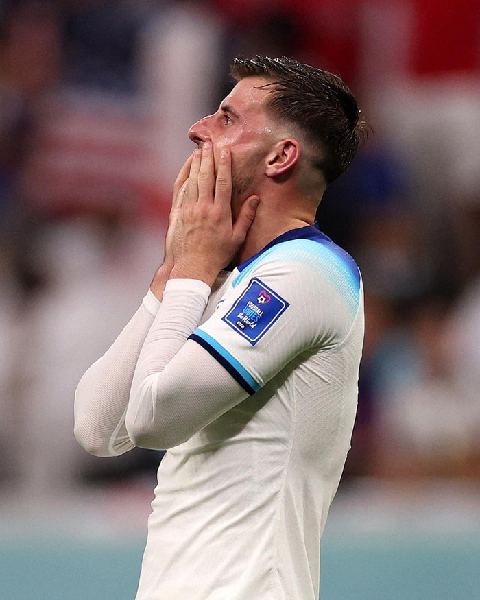 Tuyển Anh nỗ lực muốn có 3 điểm để giành vé đi tiếp.