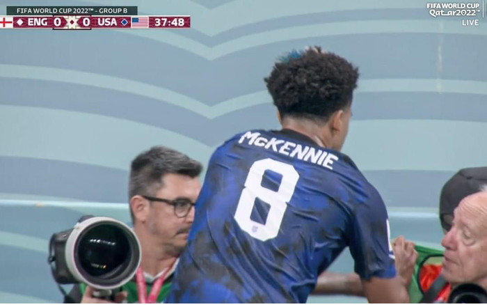 Cầu thủ Mỹ gây tranh cãi trong ngày xuất sắc hoà tuyển Anh Ảnh 2