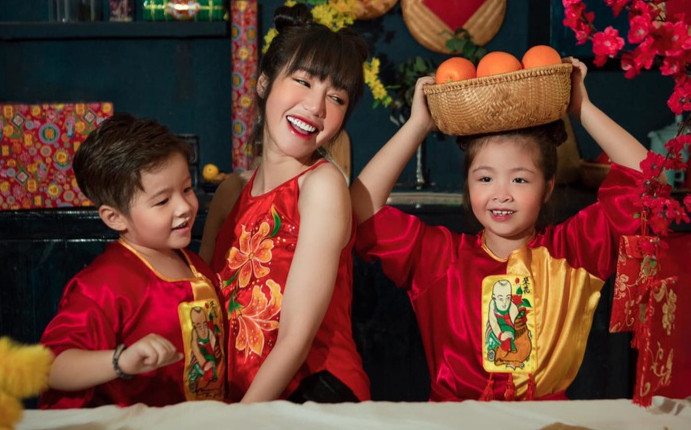 Con của mỹ nhân Việt dù còn nhỏ nhưng đã hiểu chuyện cho mẹ, bất ngờ nhất là thái độ của con Elly Trần Ảnh 2