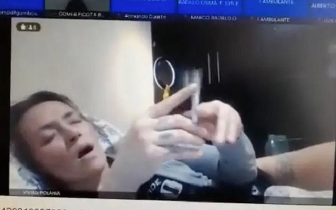 Dự phiên tòa online nhưng quên không tắt camera, nữ thẩm phán vô tình để lộ cảnh phản cảm Ảnh 2