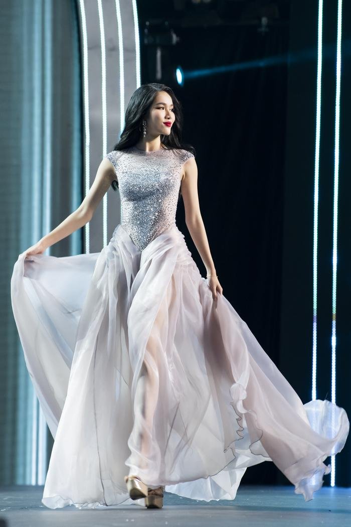 Đỗ Hà - Phương Anh - Ngọc Thảo quẩy cực dẻo sàn trên catwalk: Xứng danh Top 3 hoàn hảo nhất nhì lịch sử Ảnh 1