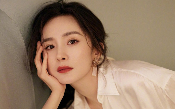 Dương Mịch quyết định tái hôn ở tuổi 36, còn giấu fan đi thử váy cưới? Ảnh 2