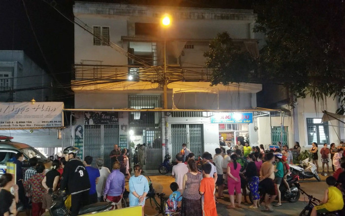 Qua khe cửa phòng trọ, người dân phát hiện cảnh tượng gây ám ảnh Ảnh 2