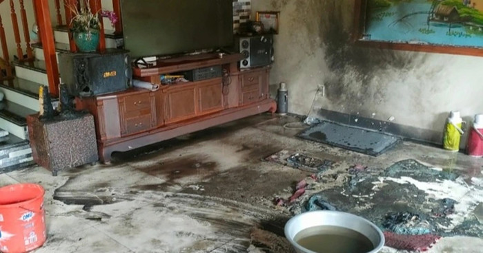 Căn nhà bà Đ. bị 3 cô con gái tưới xăng đốt