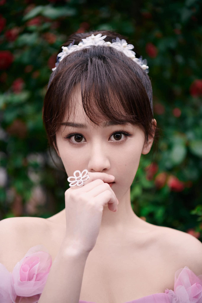 Nhan sắc thất thường, Dương Tử được người hâm mộ chỉ điểm Ảnh 3