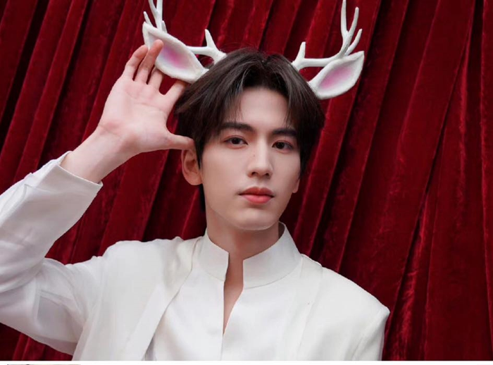 Trương Lăng Hách bị chỉ trích vì công khai thể hiện tình cảm với Bạch Lộc. 