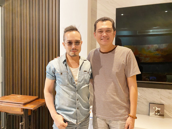 Ca sĩ Jimmii Nguyễn và NSƯT Hữu Châu tập luyện trước đêm liveshow kỷ niệm 30 năm ca hát của giọng ca Nhớ Về Em.