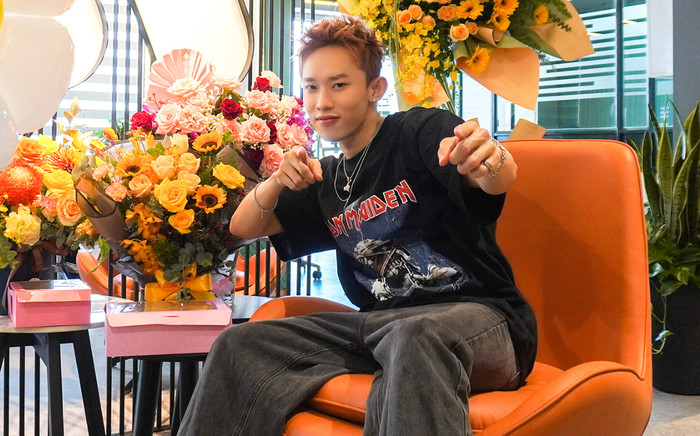 Sau khi rời khỏi công ty Sơn Tùng, Kay Trần 'về chung một nhà' với dàn sao quốc tế Ảnh 2