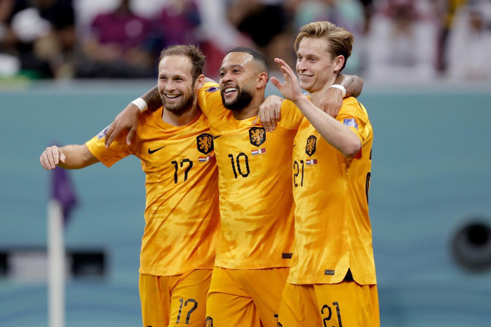 Hà Lan thắng Qatar 2-0 và giành ngôi nhất bảng A với 7 điểm, gồm 2 chiến thắng và 1 trận hoà ở vòng bảng.