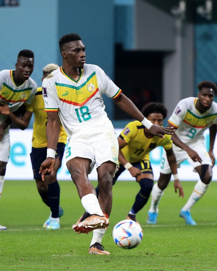 Senegal xuất sắc giành vé đi tiếp