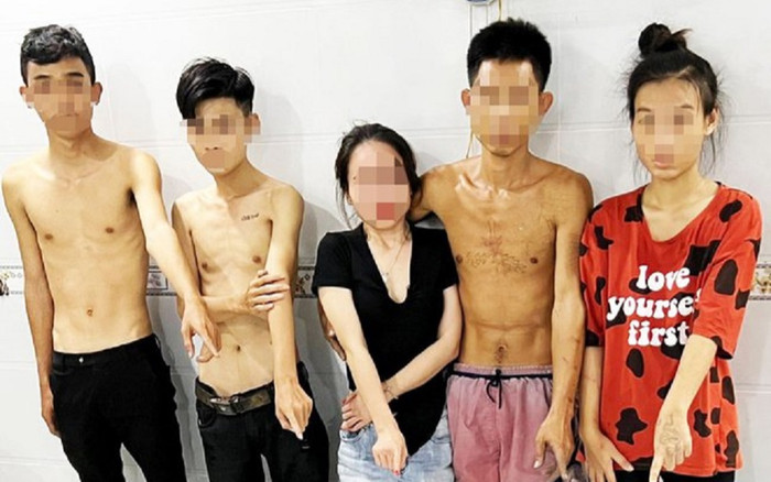 Bắt quả tang 3 nam 2 nữ 'thác loạn' trong căn nhà bỏ hoang Ảnh 2