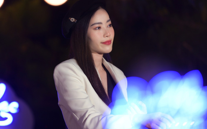 Bị cho rằng hay đùa giỡn, không nghiêm túc khi hát trên sân khấu: Nam Em trả lời ra sao? Ảnh 2