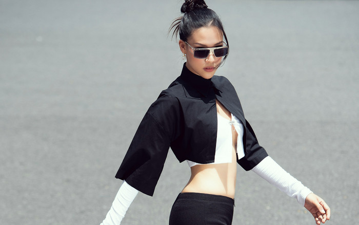 Hậu hôn nhân tan vỡ, Á hậu Hoàng Oanh tự tin diện đồ hở bạo khoe dáng 'cực cháy' Ảnh 2