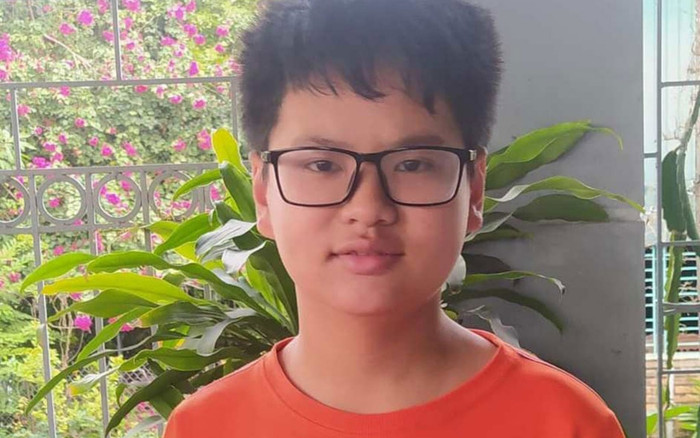 Dũng cảm cứu người trước mũi tàu hoả, nam sinh lớp 7 được Bộ trưởng GD-ĐT tặng bằng khen Ảnh 2