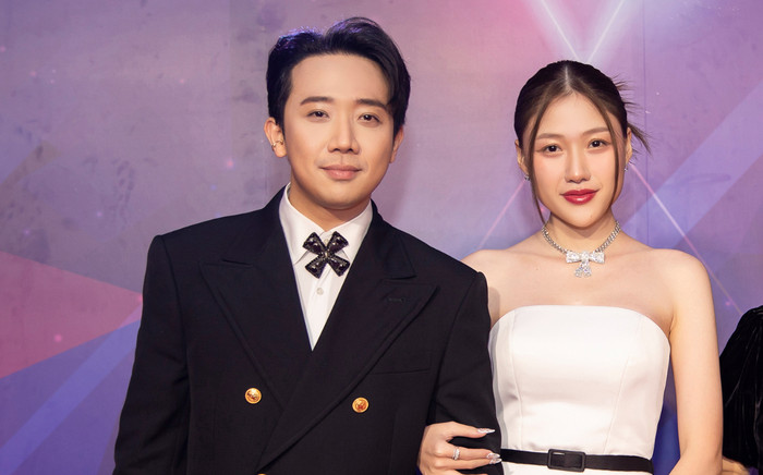 Không phải Hari Won, Trấn Thành bị bắt gặp sánh đôi cùng 'gái lạ' ở nước ngoài Ảnh 2