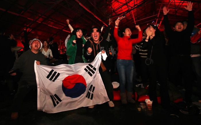 Quê nhà HLV Park Hang Seo ăn mừng như vô địch World Cup Ảnh 2