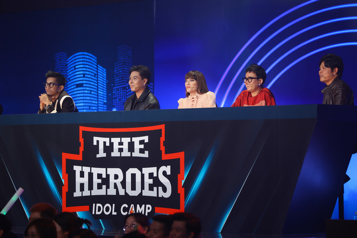 Ban giám khảo dành mưa lời khen cho TIA DE ART.