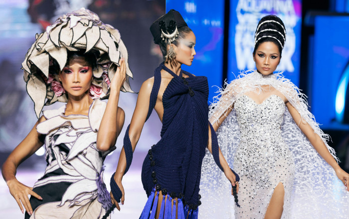 Đỉnh như 'viên ngọc Tây Nguyên' H'hen Niê 1 tháng làm vedette 5 lần Ảnh 2