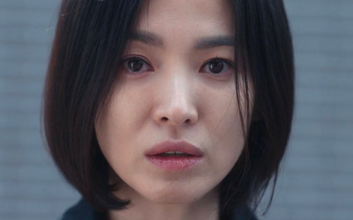 Đẹp như nữ thần thôi chưa đủ, diễn xuất của Song Hye Kyo còn được khen lên tay thấy rõ trong The Glory Ảnh 2