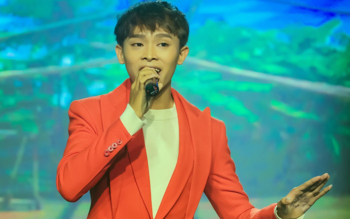 Hồ Văn Cường gặp sự cố tinh thần khi hát với tiền bối, khán giả có phản ứng bất ngờ Ảnh 2