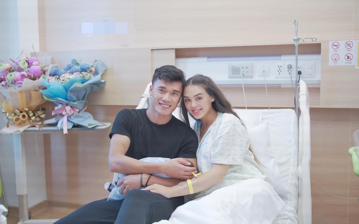 Chiều vợ như Bùi Tiến Dũng: Đưa mẹ đẻ, em gái từ trời Tây sang chăm sóc, luôn quan tâm từng tiểu tiết Ảnh 2