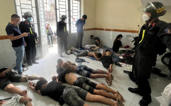 Nhóm giang hồ giam giữ 14 cô gái, ép chụp ảnh khỏa thân nhằm khống chế nạn nhân bỏ trốn Ảnh 2