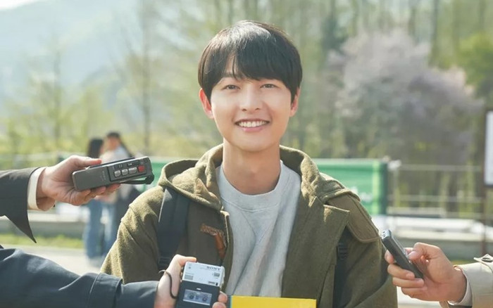Cậu Út Nhà Tài Phiệt đang thừa thắng xông lên nhưng diễn xuất của Song Joong Ki lại gây tranh cãi Ảnh 2