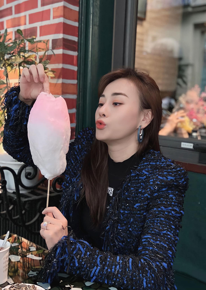 Cặp đôi được cư dân mạng đồn đoán là đi cùng nhau.