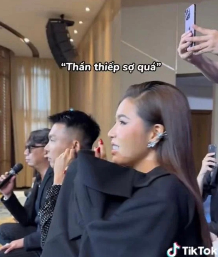 Khoảnh khắc trên đã nhanh chóng thu hút sự quan tâm của côn, ai xem xong cũng phải phì cười. 