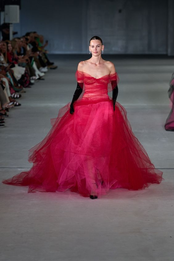 Bộ sưu tập Ready-to-Wear 2023 của Prabal Gurung.