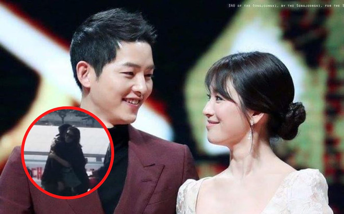 Song Joong Ki lợi dụng Jeon Ji Hyun để trêu tức Song Hye Kyo, còn từng công khai ôm ấp đàn chị Ảnh 2