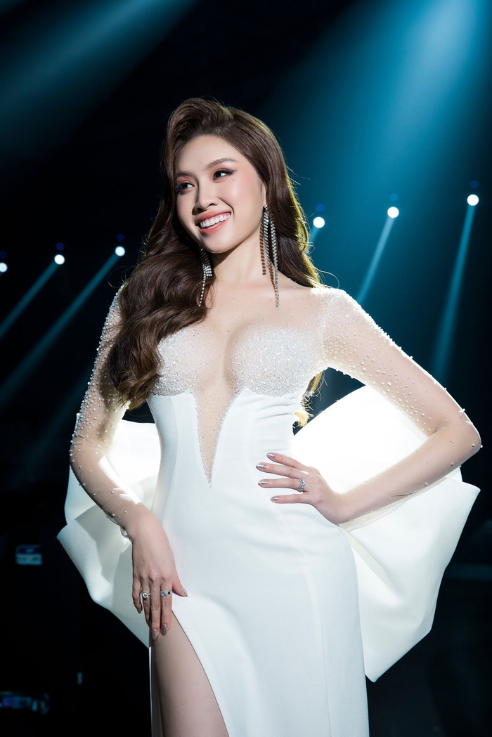 Lỡ hẹn Miss Grand VN, Thanh Thanh Huyền tìm kiếm cơ hội ở Miss Charm: Mic tới tay là coi chừng chị Ảnh 2