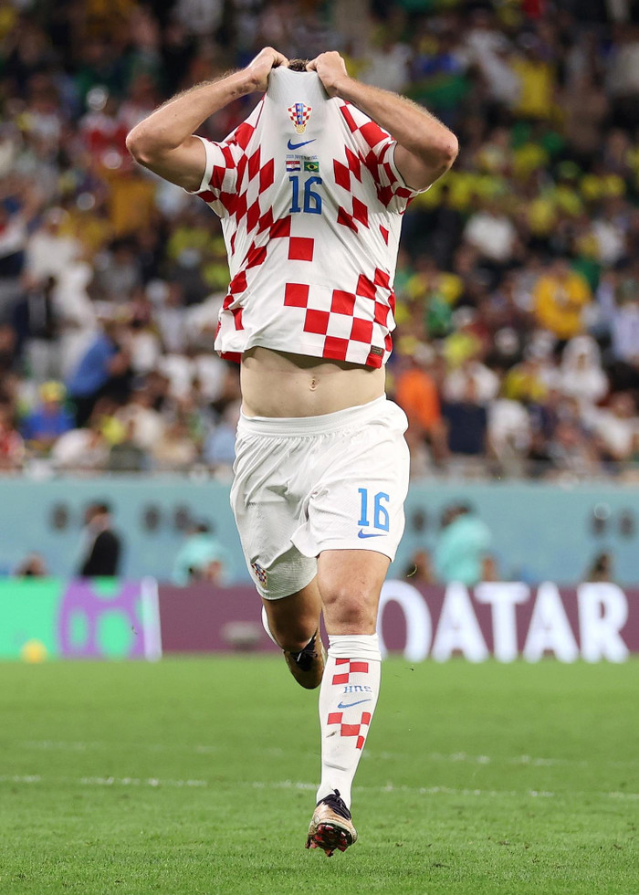 Nhưng Petkovic gỡ hoà 1-1 cho Croatia ở phút 117. Bàn thắng này khiến cho Brazil và Croatia phải bước vào loạt sút phạt đền cân não.