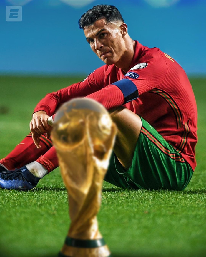 Cúp vàng World Cup coi như không bao giờ thành hiện thực khi Ronaldo đã 37 tuổi.