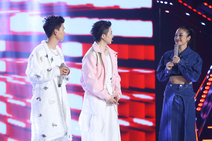 Gil Lê bị MC Phí Linh 'khui' bí mật ngay trước đông đảo khán giả.