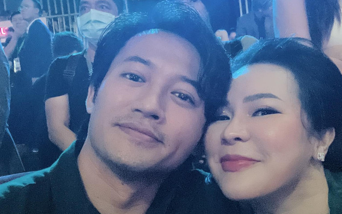 Quý Bình nhận được 'món quà' bất ngờ từ bà xã nhân dịp kỉ niệm 2 năm ngày cưới Ảnh 2