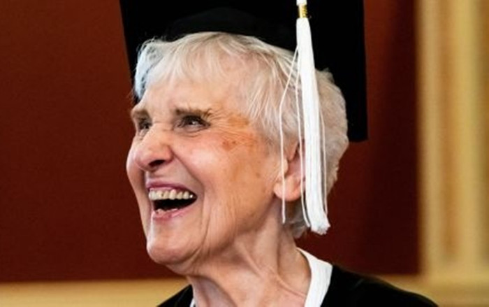 Cụ bà 90 tuổi tốt nghiệp Đại học Ảnh 2