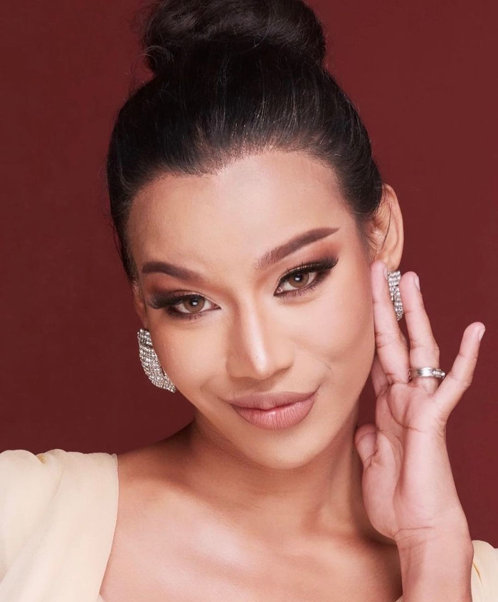 Miss Grand Thailand 2020 Nam Chantarapadit&nbsp;đã ấn theo dõi Miss Universe.