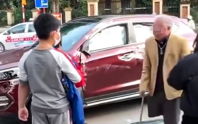 Cụ ông bị cụt một chân lái ô tô gây tai nạn ở Bắc Ninh Ảnh 2