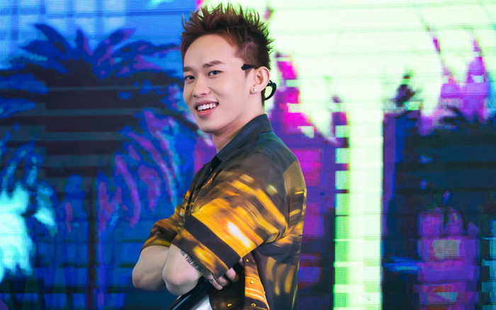 Đi hát trở lại sau khi rời công ty Sơn Tùng, Kay Trần gây xôn xao khi gặp sự cố trên sân khấu Ảnh 2