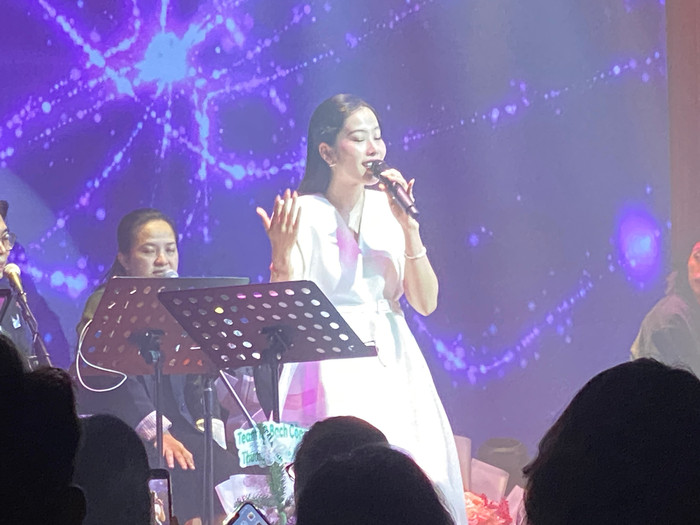 Nam Em trong đêm nhạc tối 12/12 tại TP HCM.