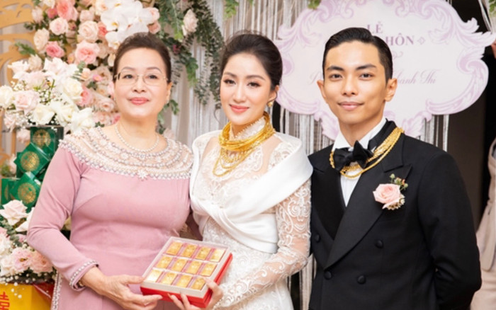 Sính lễ siêu khủng trong đám cưới Khánh Thi - Phan Hiển, của hồi môn lên đến 22 cây vàng Ảnh 2