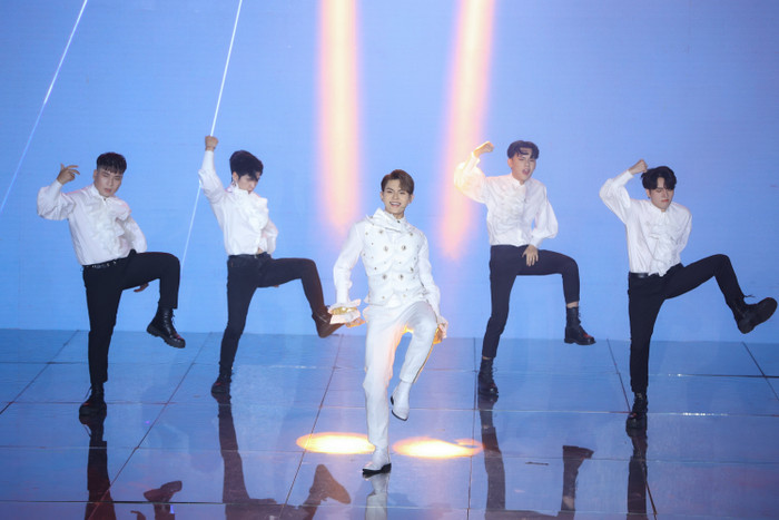 Giữ vững phong độ, Roy Nguyễn được so sánh với Isaac Ảnh 2